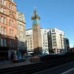 Bright Contemporary Merchant City Flat In Central Location
