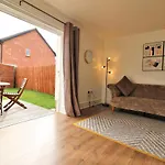 The Oatland Glasgow - Luxury House With Private Garden & Parking