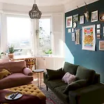 Pass The Keys Quirky, Cosy, Entire Flat In Trendy Area