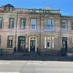Bright & Cosy Glasgow City Apartment