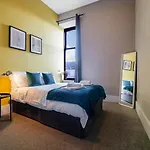 Luxurious Glasgow Apartment Nr Subway