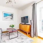 Fresh, Modern West End Apartment Beside Hydro