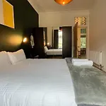 Glasgow West End Apartment - Botanic Gardens