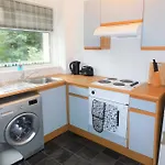 1 Bedroom Apt In Glasgow\'S Southside, Close To Bars And Restaurants
