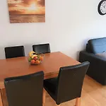 Modern One Bedroom Apt - City Centre & Freeparking