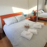 Modern One Bedroom Apt - City Centre & Freeparking