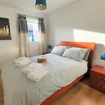 Modern One Bedroom Apt - City Centre & Freeparking