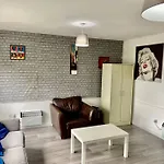 Chic Flat With Balcony Close To Merchant City