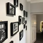Glasgow 2 Bedroom Apartment