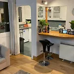 Beautiful 2 Bedroom Apartment With Balcony In Trendy West End - Ideal For Hydro, Glasgow Uni, Ashton Lane & City Centre