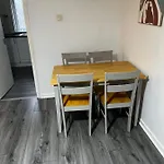 Riverside/Hydro Apartment With Parking