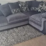 Lovely 2-Bedroom Flat With Free Parking