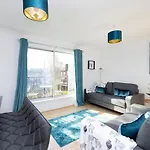 Joivy Bright Flat Overlooking The Clyde