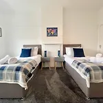 Bella House - 3 Bed House In Glasgow
