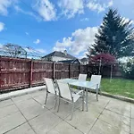 2 Bed House In Outskirts Of Glasgow