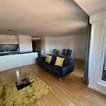 Modern & Spacious 2 Bed Merchant City Apart-High St