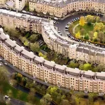 Stylish 2 Bedroom Apartment In Park Circus, West End