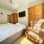 Clyde Villa