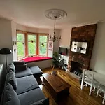 1 Bedroom Flat In Tolcross, Glasgow Top Floor.