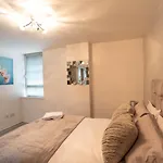 Modern Apartment, In The Heart Of Glasgow