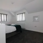 Signature - Railway House 5 Bed