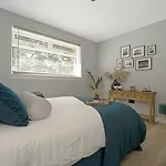 Luxury 1 Bedroom Serviced Apartment In City Centre