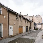 Pass The Keys Beautiful Unique 3Bed Mews Cottage House
