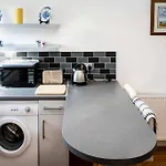 Charming 1-Bed Southside Flat In Great Location