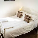 Charming 1-Bed Southside Flat In Great Location