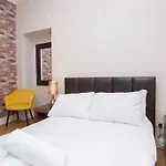 Comfortable Merchant City Apartment
