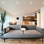 Lovely Two Bed Apartment In Finnieston
