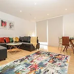 Riverside Modern 2 Bedroom Flat