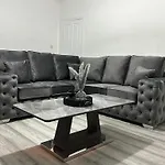 Newly Renovated Lux 2 Bed Apartment