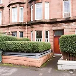 Pass The Keys Per7 Fm Nice 1 Bed Ground Floor Flat Near Cessnock Subway