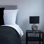 Linburn Apartment