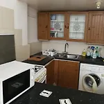 Budget Double Bedroom Near Glasgow City Centre And West End