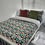 Modern Comfy One Bed Apartment - Free Parking