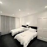 Lovely 2 Bed Apt Close To Silverburn Mall