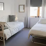Number1Townhouse With Private Balcony & Parking