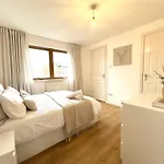 Private Room With En-Suite And Parking In Shared Flat