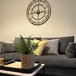 Trendy West End Apartment, Glasgow