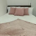 Trendy West End Apartment, Glasgow