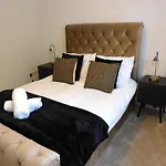 Fabulous 2 Bed Apt 10 Mins From City Centre