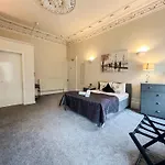 City Centre 5 Bedroom Flat On Sauchiehall Street