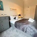 City Centre 5 Bedroom Flat On Sauchiehall Street