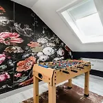 The Glasgow Rose- Stylish Penthouse 2 Bed City Centre Apartment With Free Parking & Lift