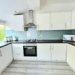 Spacious Haven With Free Parking