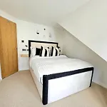 Newly Renovated Gem - Free Parking & Modern Comfort
