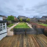 Charming 3-Bed Oasis-Free Parking