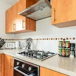 2Bed City Central East End Gem
